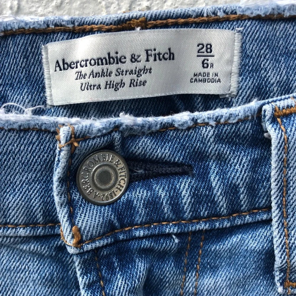 ABERCROMBIE & FITCH The Ankle Straight Ultra High Rise Jeans Size 28_8
